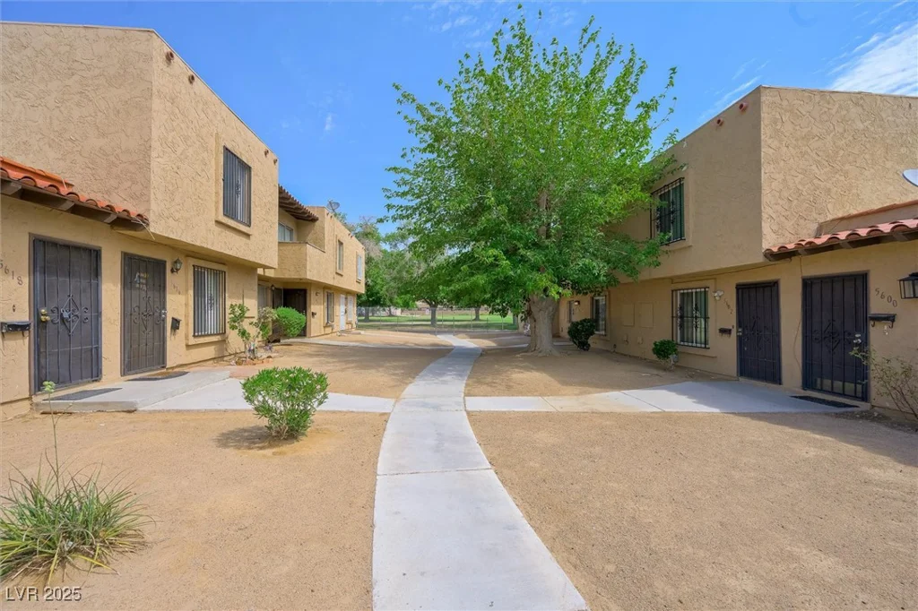 5612 Lake Mead, Las Vegas, NV 89108