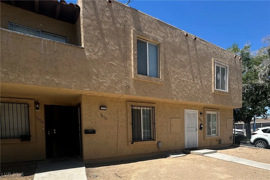 5612 Lake Mead, Las Vegas, NV 89108