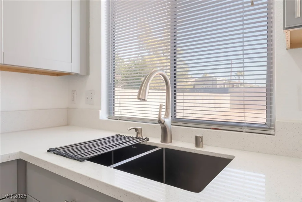 5524 Cleary, Las Vegas, NV 89108