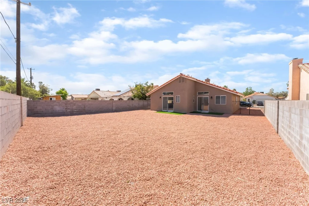 5524 Cleary, Las Vegas, NV 89108