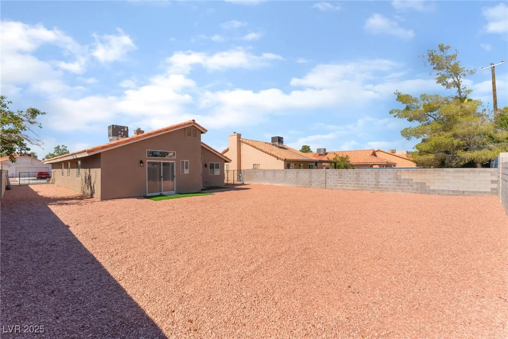 5524 Cleary, Las Vegas, NV 89108