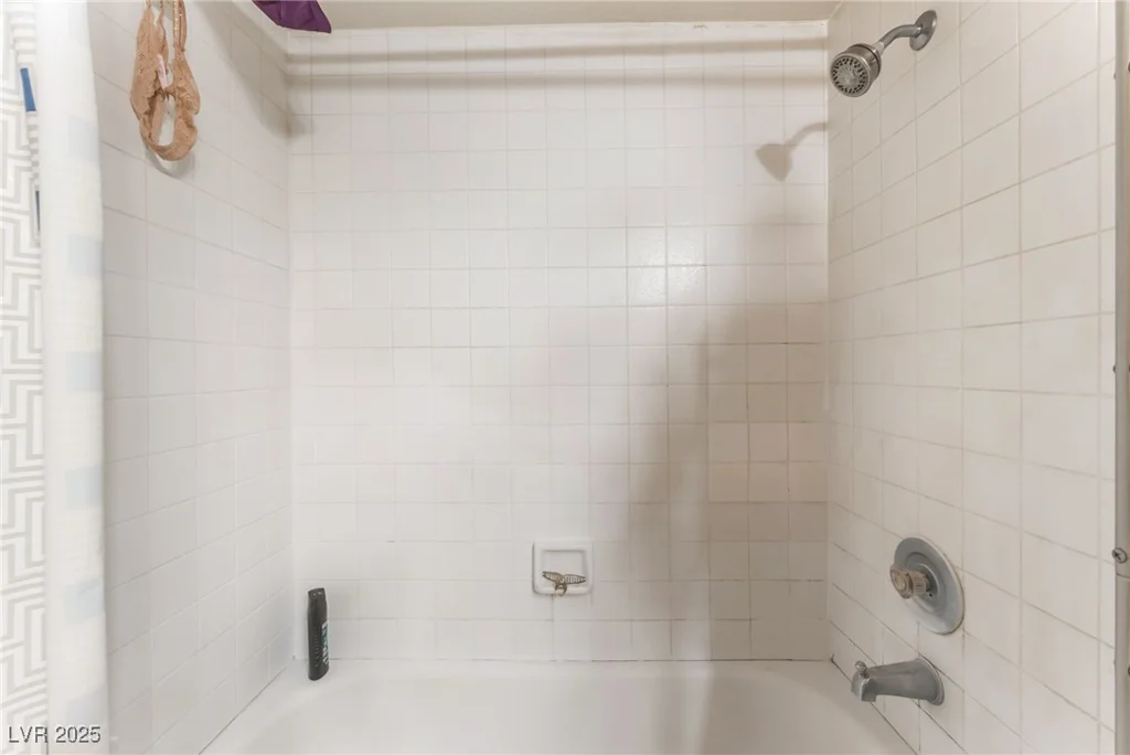 2666 Aarondavid, Las Vegas, NV 89121