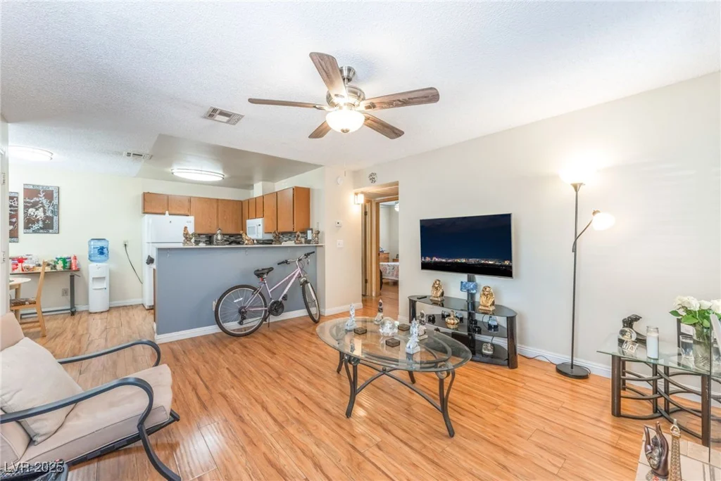 2666 Aarondavid, Las Vegas, NV 89121