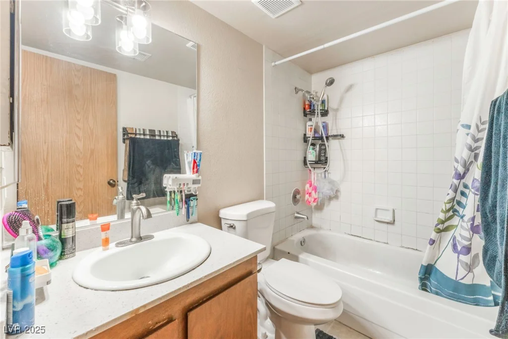 2666 Aarondavid, Las Vegas, NV 89121
