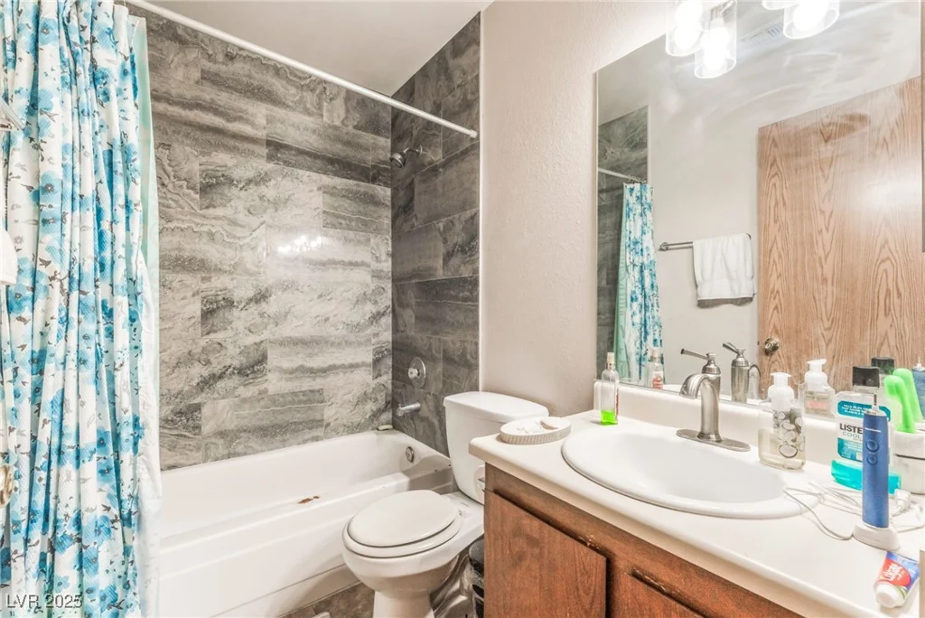 2666 Aarondavid, Las Vegas, NV 89121