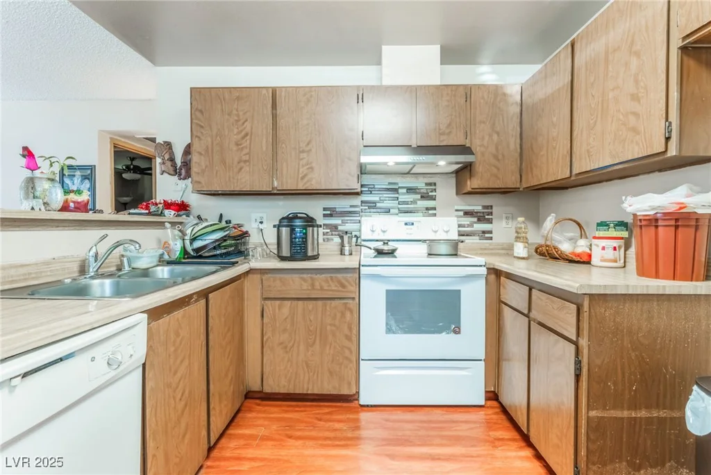 2666 Aarondavid, Las Vegas, NV 89121