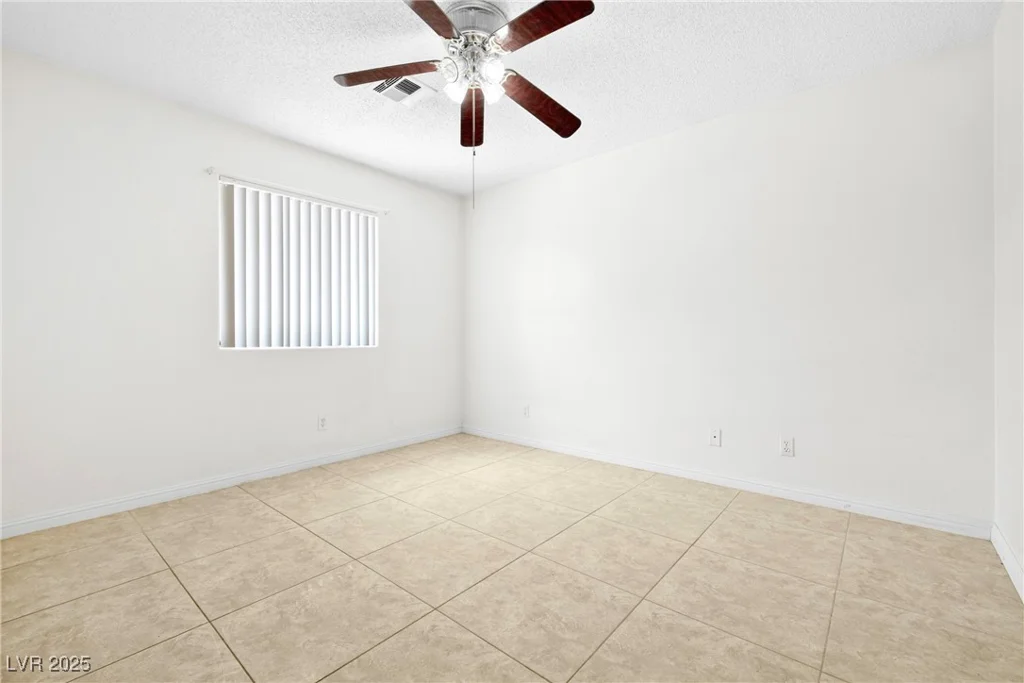 4863 New York, Las Vegas, NV 89104