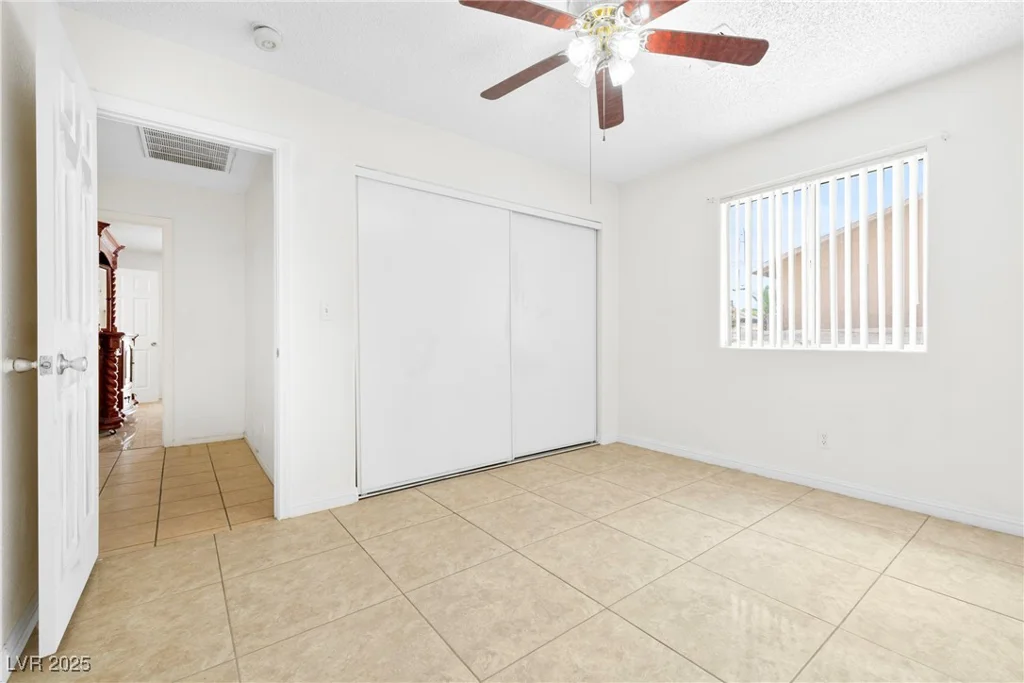4863 New York, Las Vegas, NV 89104