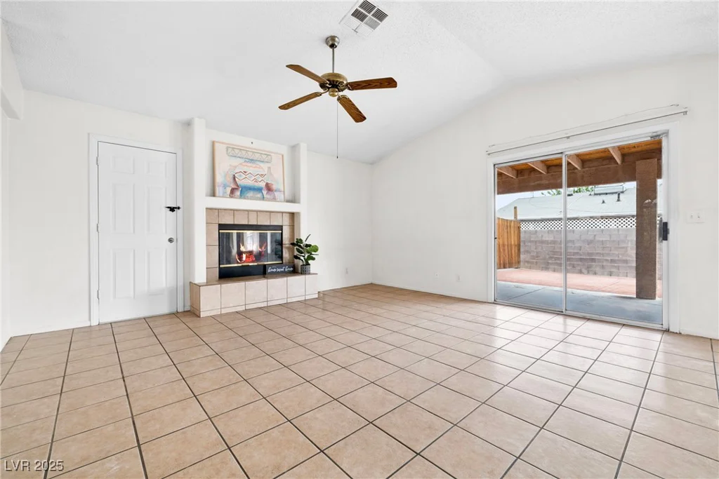 4863 New York, Las Vegas, NV 89104