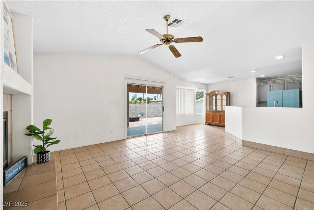 4863 New York, Las Vegas, NV 89104