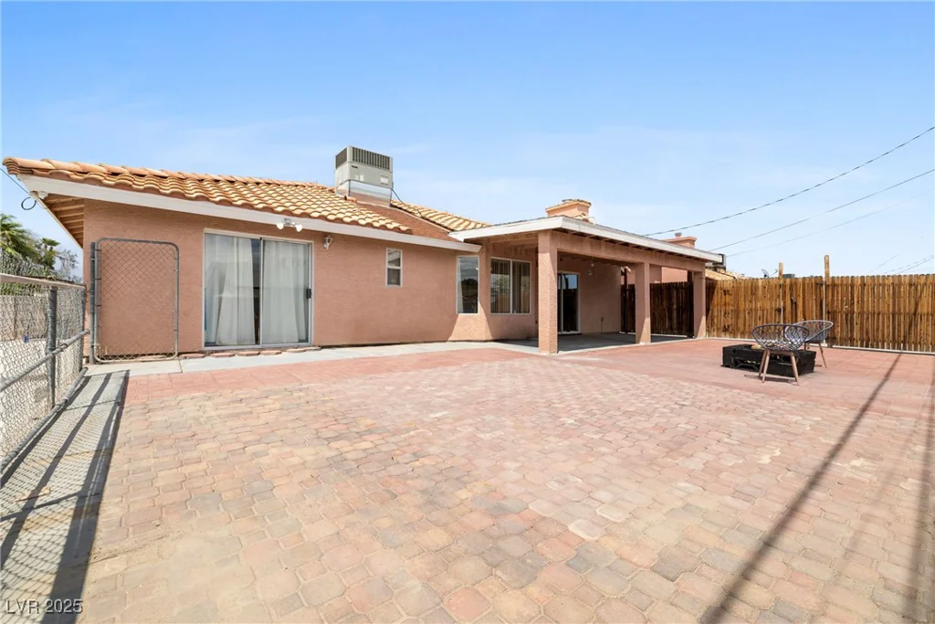 4863 New York, Las Vegas, NV 89104