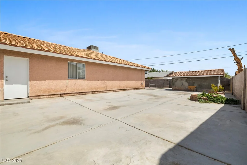 4863 New York, Las Vegas, NV 89104