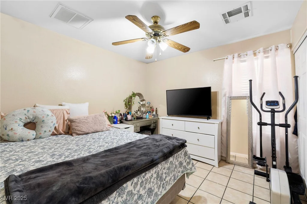 4863 New York, Las Vegas, NV 89104