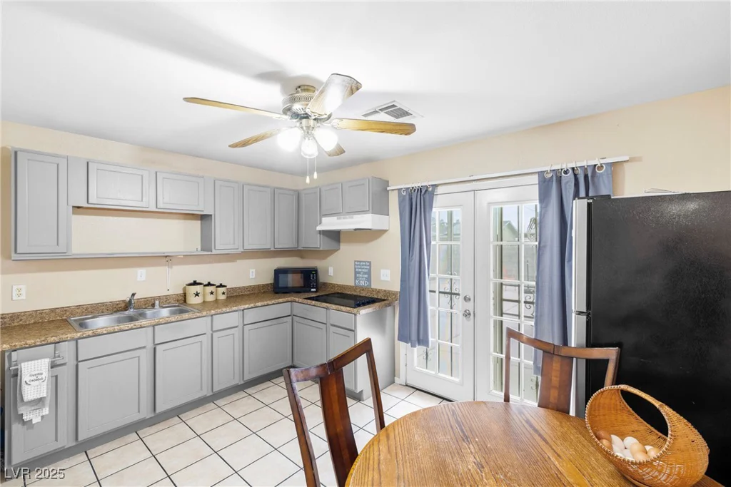 4863 New York, Las Vegas, NV 89104