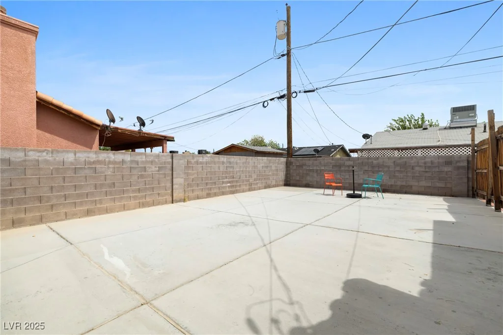 4863 New York, Las Vegas, NV 89104