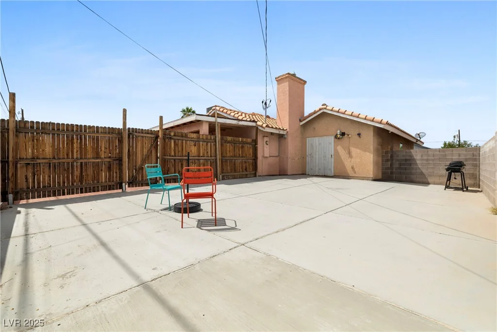 4863 New York, Las Vegas, NV 89104