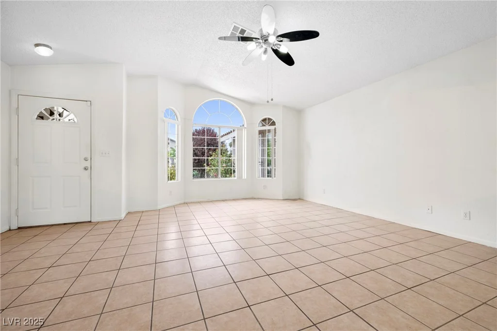 4863 New York, Las Vegas, NV 89104