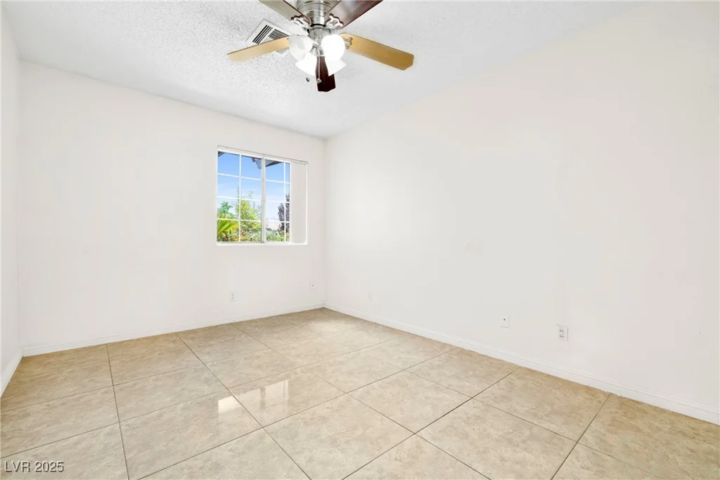 4863 New York, Las Vegas, NV 89104