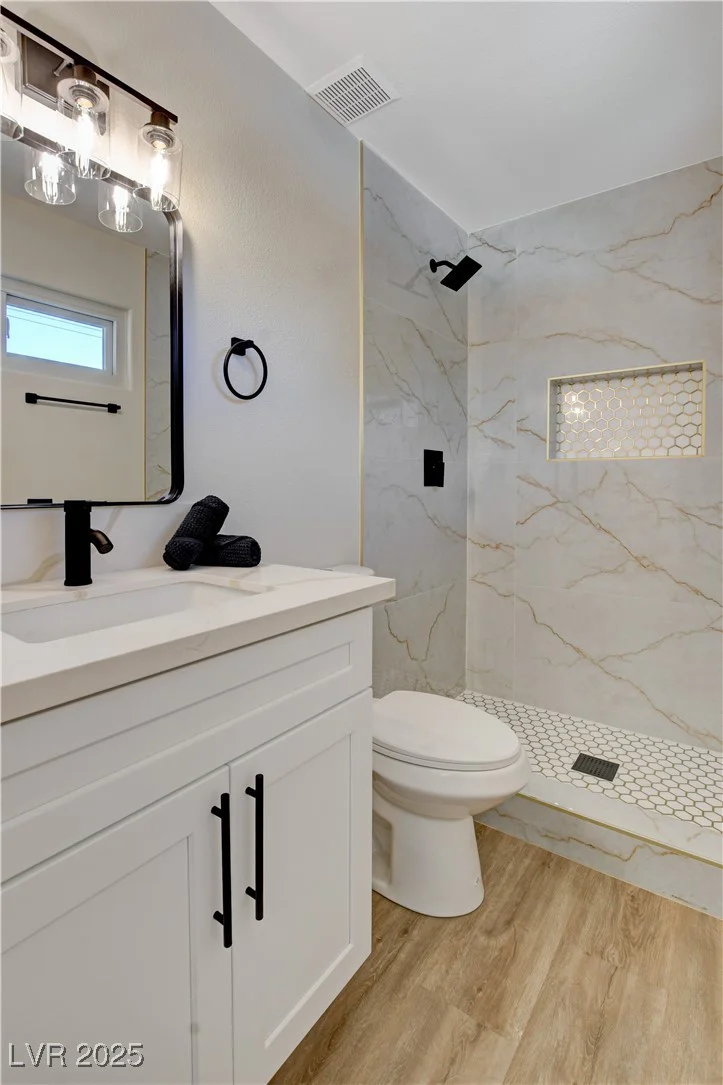 4512 Mark, Las Vegas, NV 89108