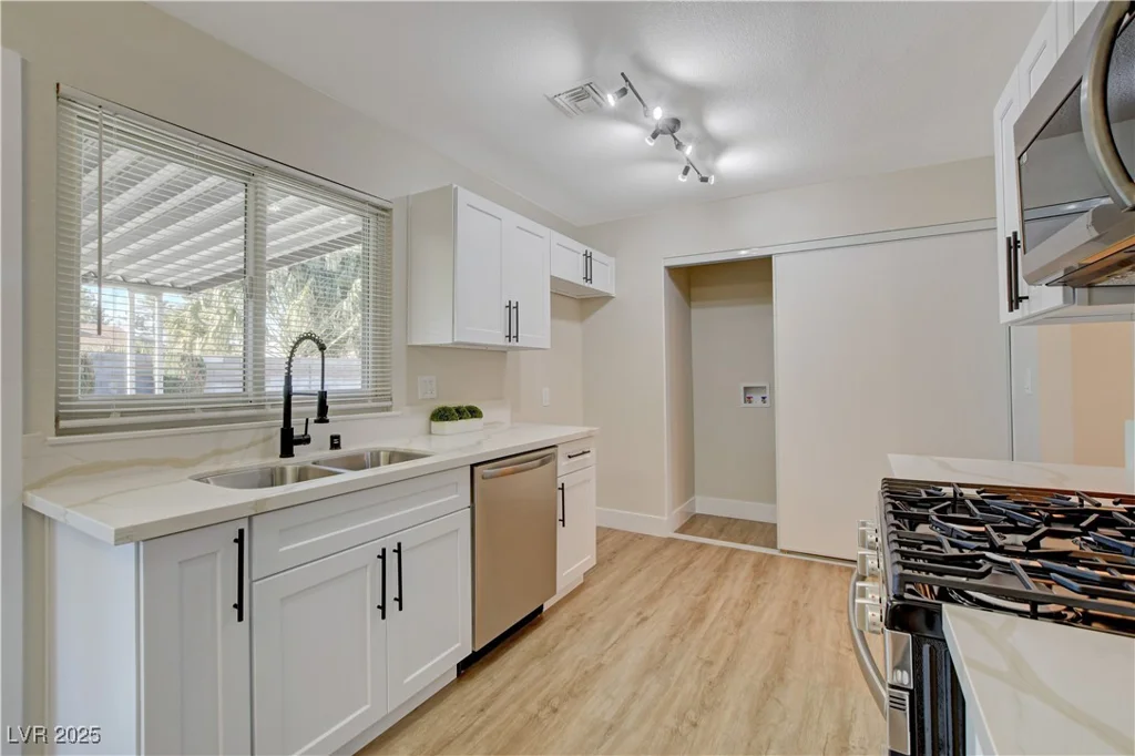 4512 Mark, Las Vegas, NV 89108