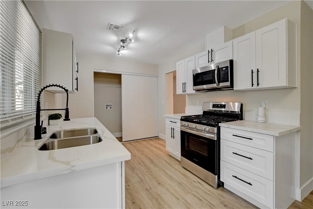 4512 Mark, Las Vegas, NV 89108