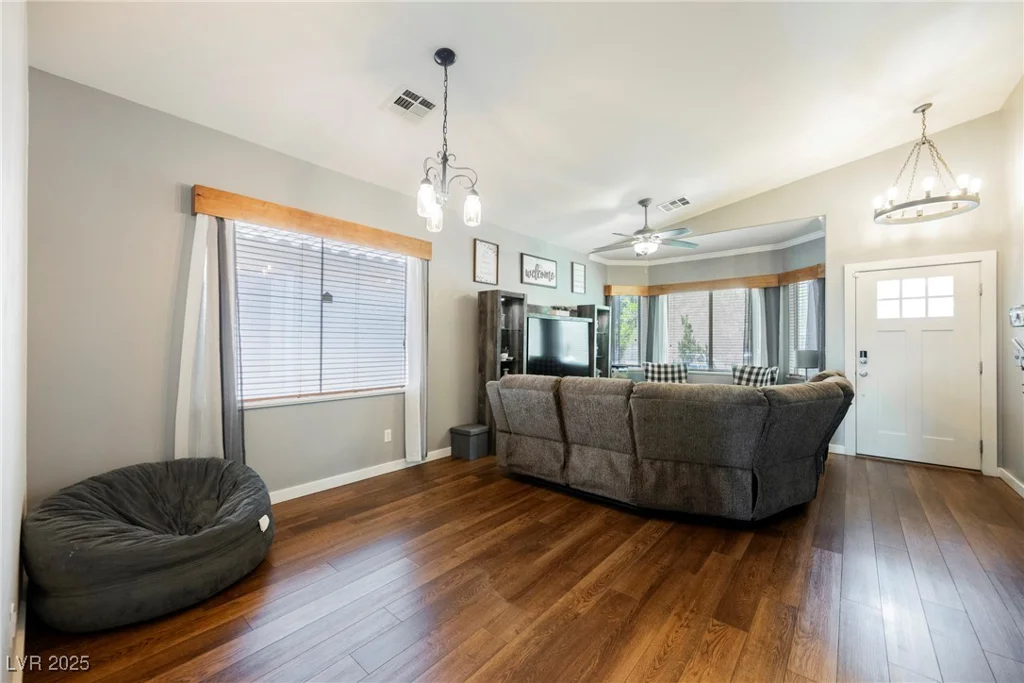 3692 Winter Whitetail, Las Vegas, NV 89122