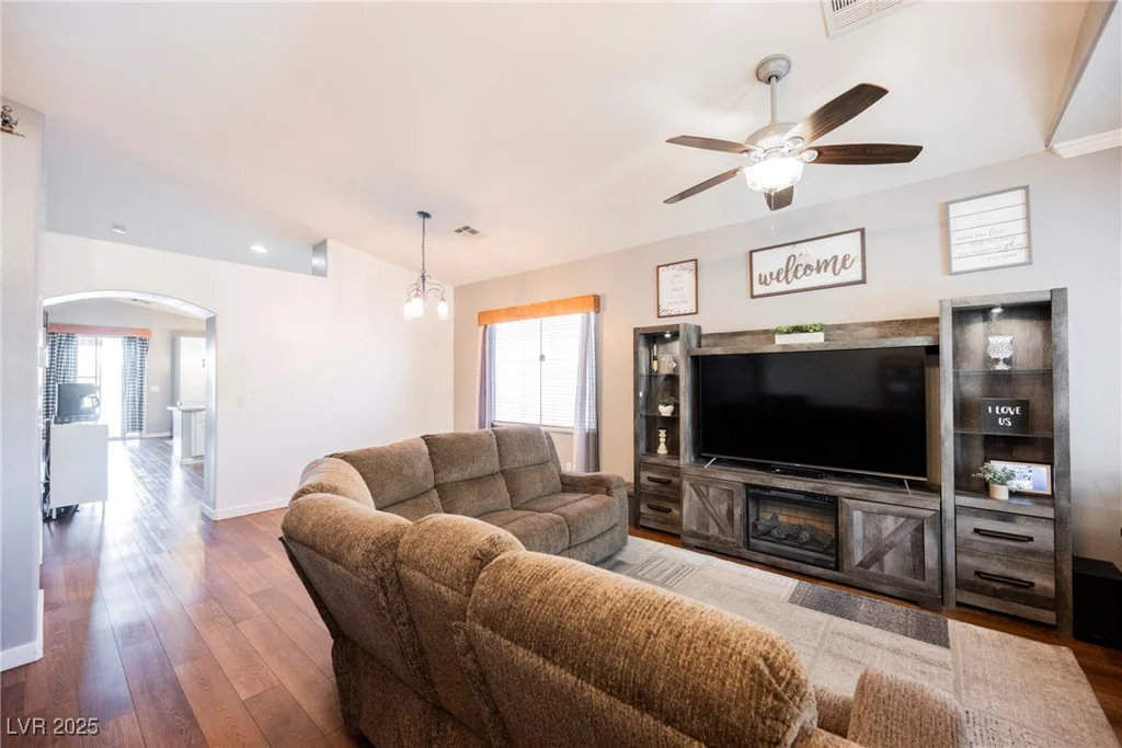 3692 Winter Whitetail, Las Vegas, NV 89122