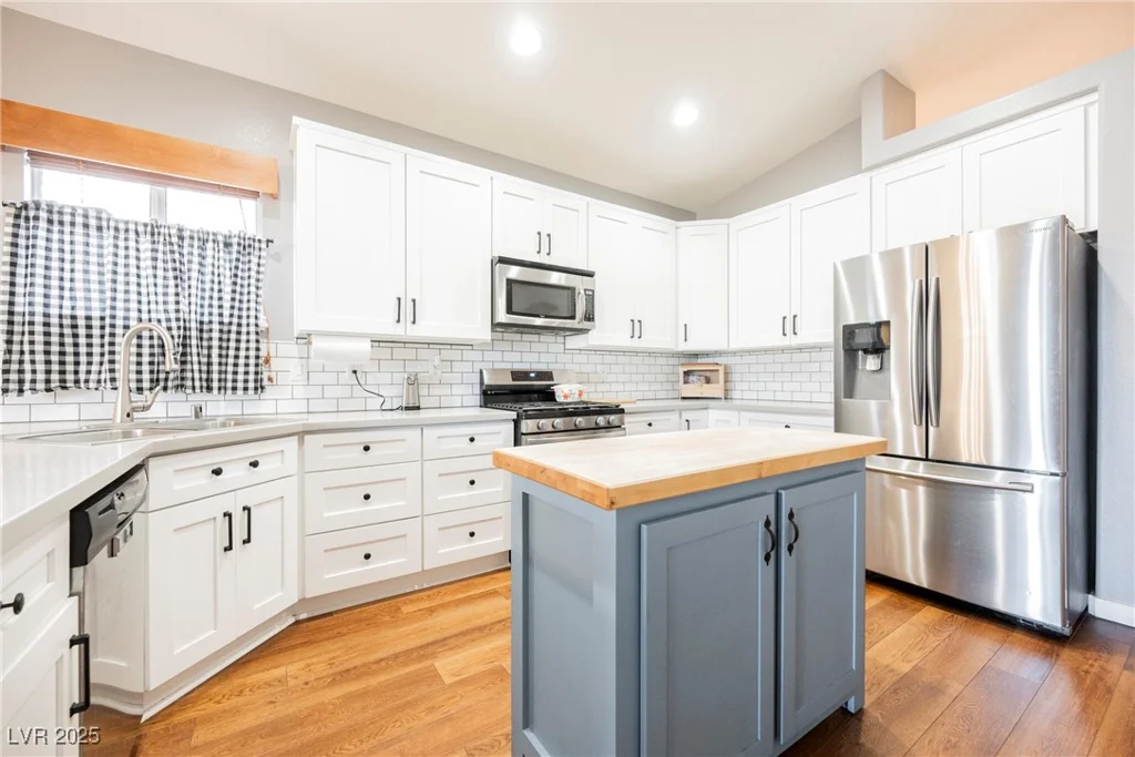 3692 Winter Whitetail, Las Vegas, NV 89122