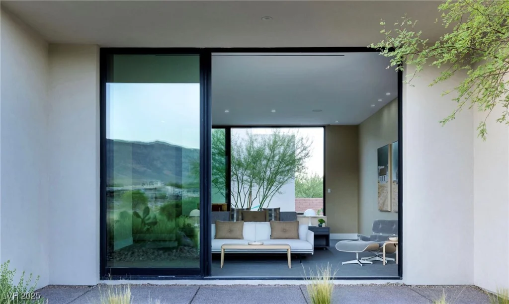39 Crested Cloud, Las Vegas, NV 89135