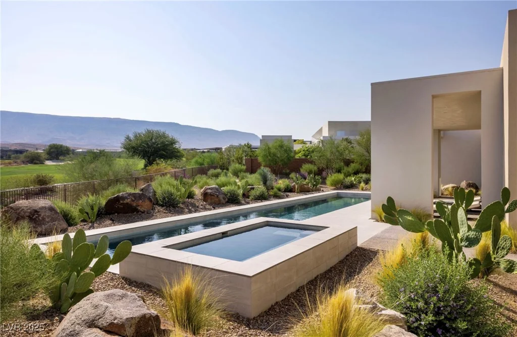 39 Crested Cloud, Las Vegas, NV 89135