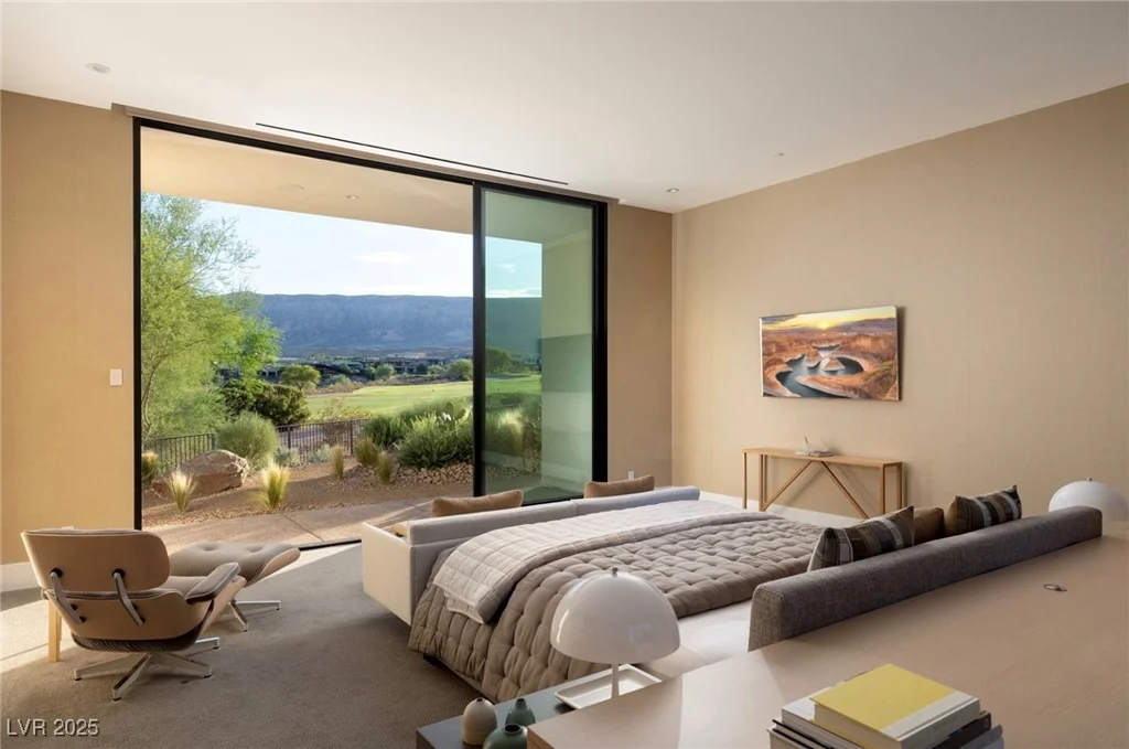 39 Crested Cloud, Las Vegas, NV 89135