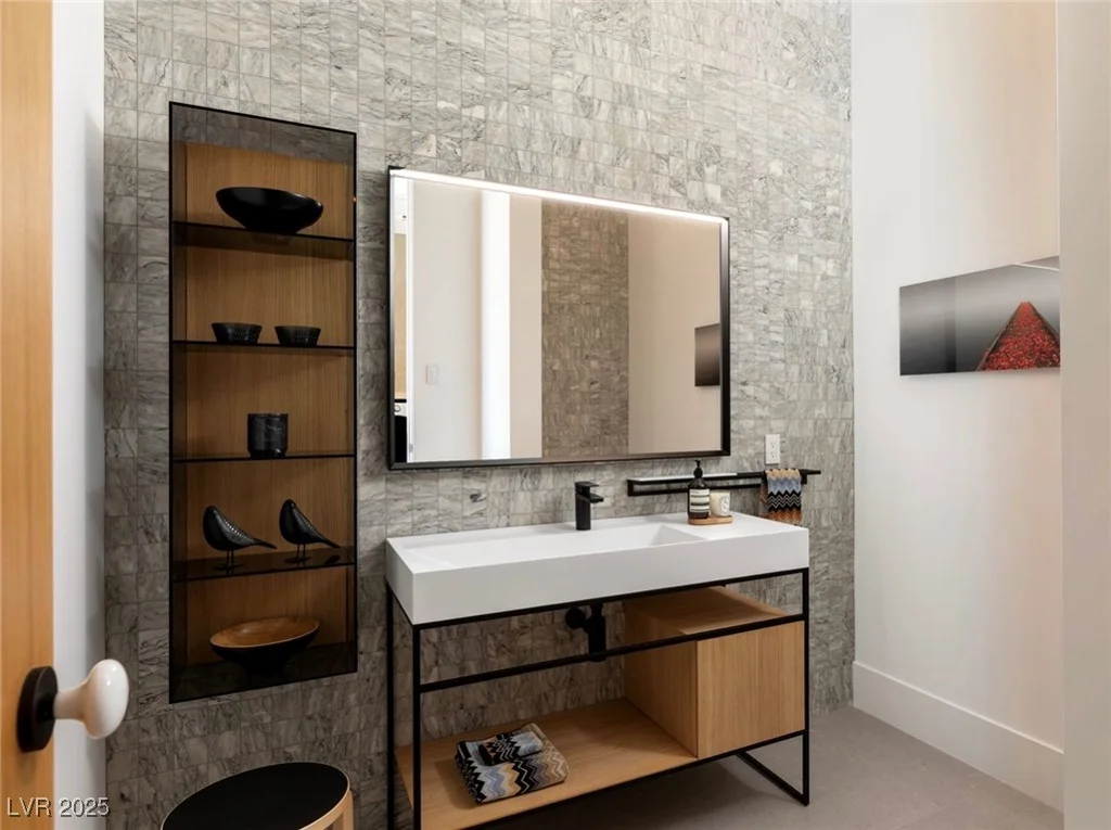 39 Crested Cloud, Las Vegas, NV 89135