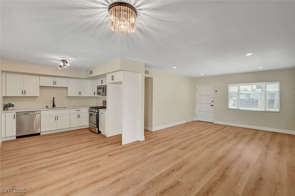 4804 Apawana, Las Vegas, NV 89108