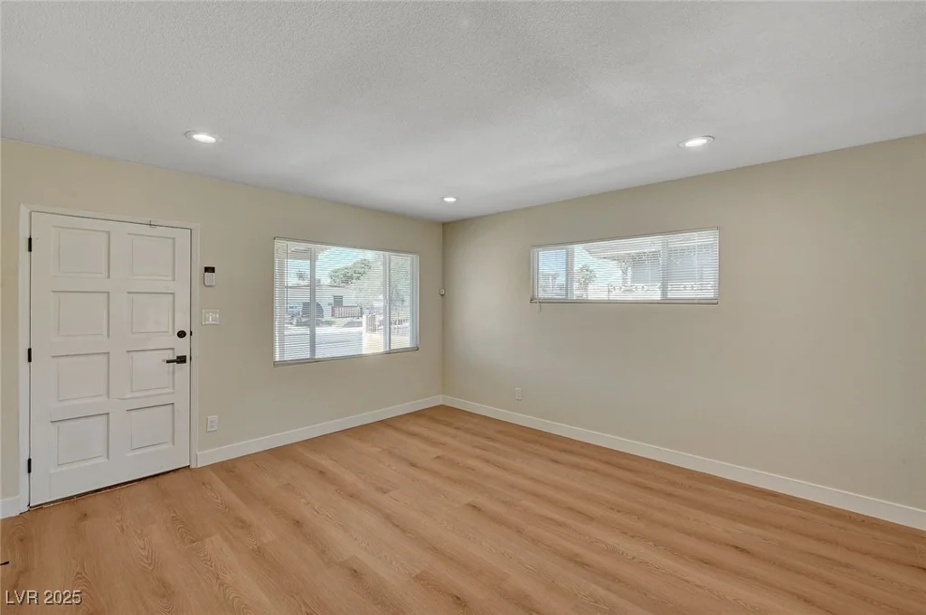 4804 Apawana, Las Vegas, NV 89108