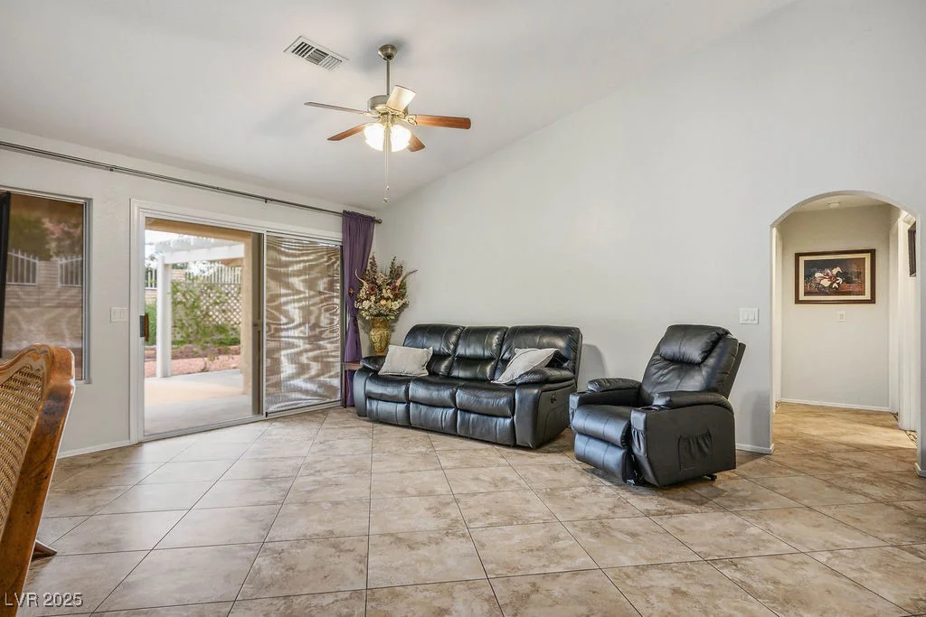9325 Yucca Blossom, Las Vegas, NV 89134