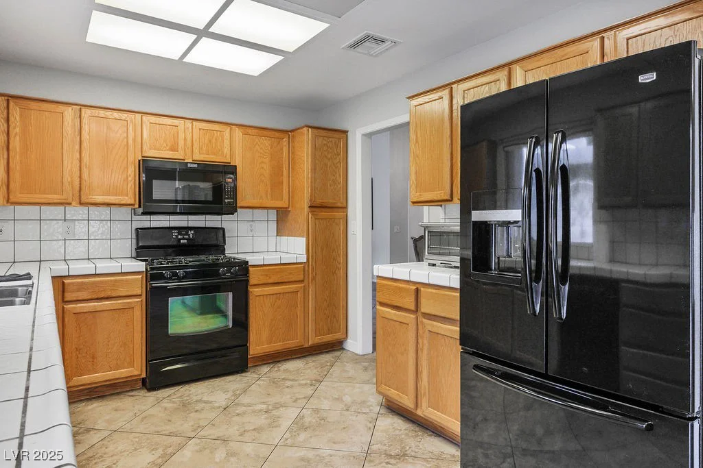 9325 Yucca Blossom, Las Vegas, NV 89134