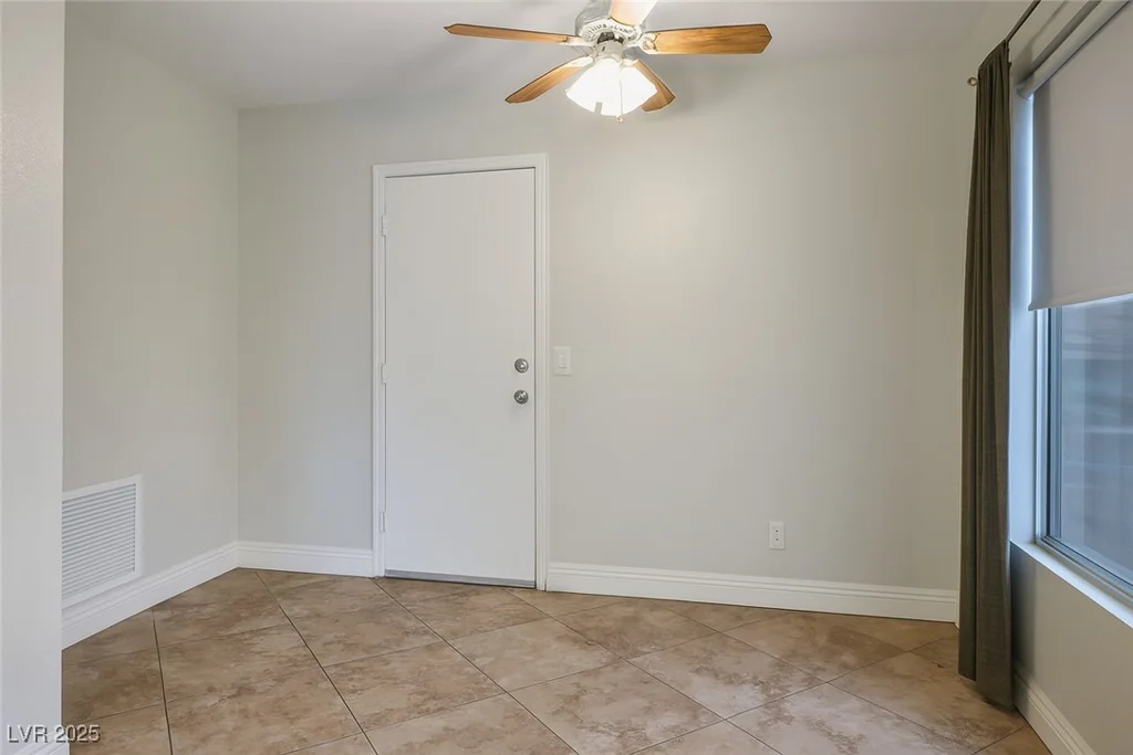 9325 Yucca Blossom, Las Vegas, NV 89134