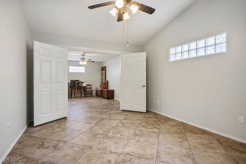 9325 Yucca Blossom, Las Vegas, NV 89134