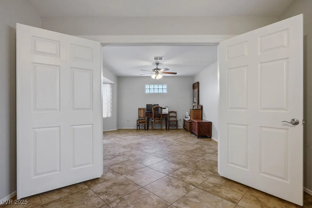 9325 Yucca Blossom, Las Vegas, NV 89134