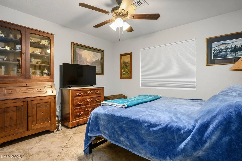 9325 Yucca Blossom, Las Vegas, NV 89134