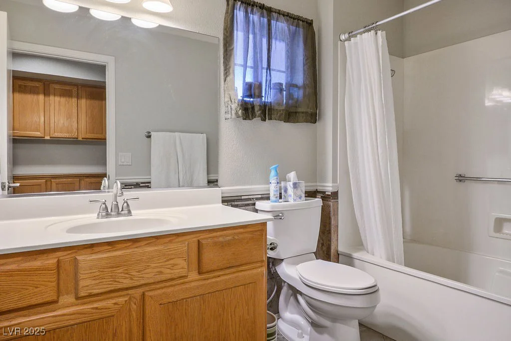 9325 Yucca Blossom, Las Vegas, NV 89134