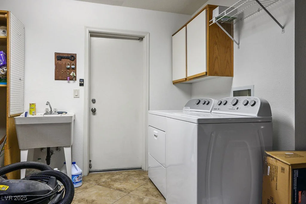 9325 Yucca Blossom, Las Vegas, NV 89134