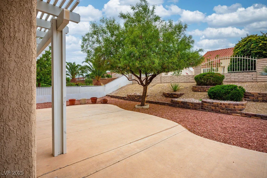 9325 Yucca Blossom, Las Vegas, NV 89134