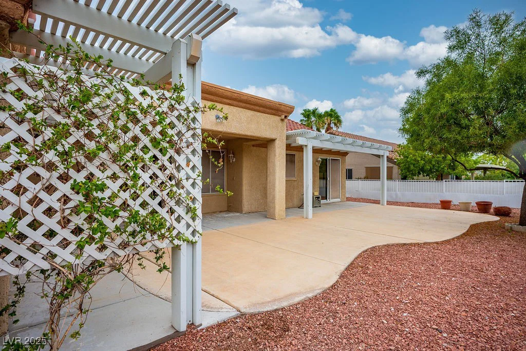 9325 Yucca Blossom, Las Vegas, NV 89134