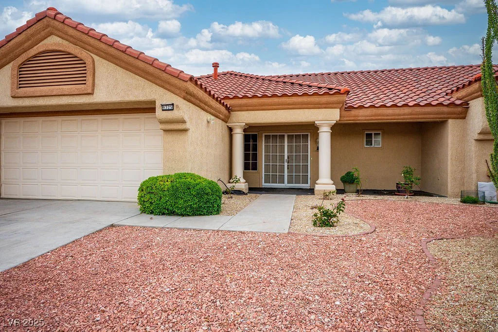 9325 Yucca Blossom, Las Vegas, NV 89134