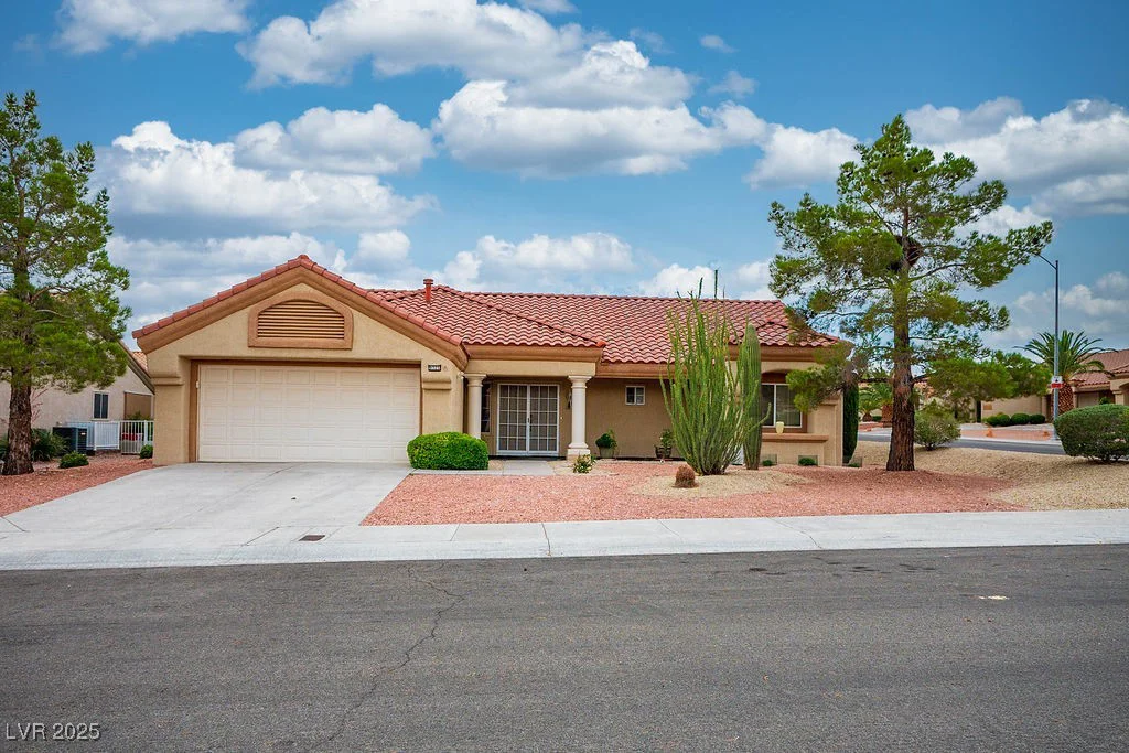 9325 Yucca Blossom, Las Vegas, NV 89134