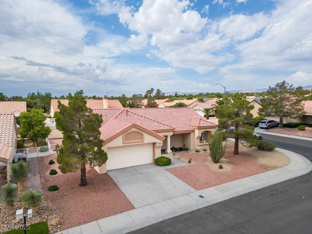 9325 Yucca Blossom, Las Vegas, NV 89134
