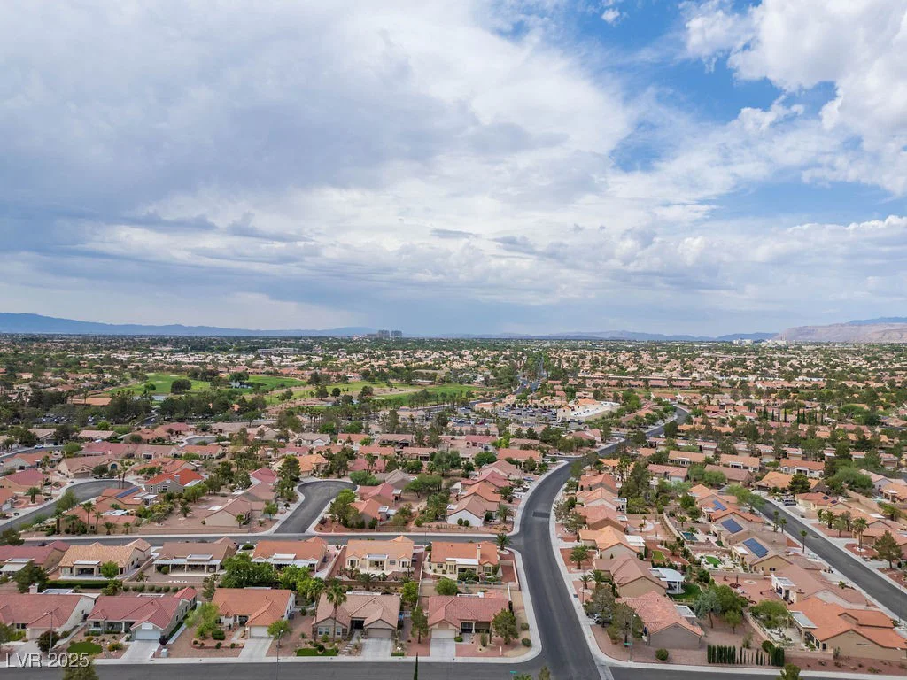 9325 Yucca Blossom, Las Vegas, NV 89134