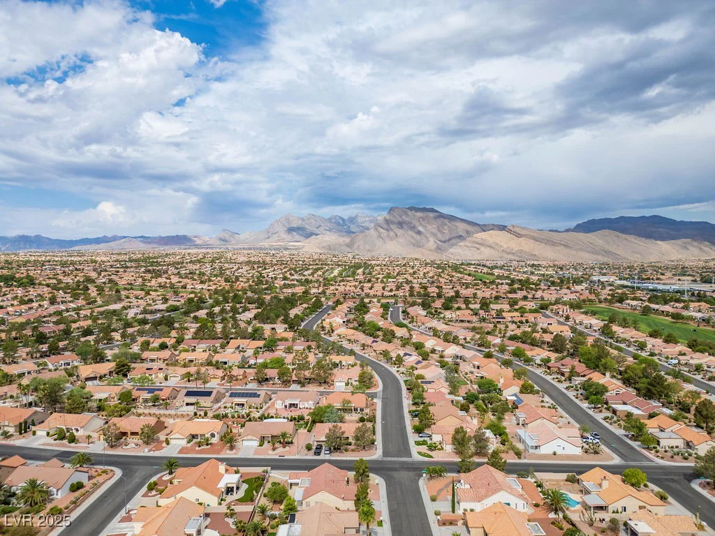 9325 Yucca Blossom, Las Vegas, NV 89134