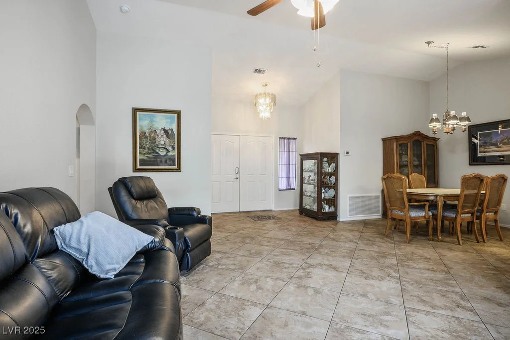 9325 Yucca Blossom, Las Vegas, NV 89134